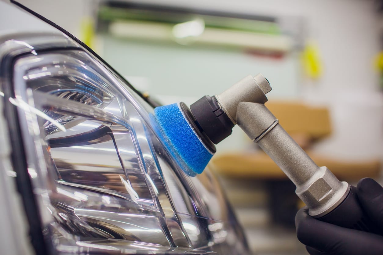 Polishing pad restoring the clarity of a car headlight